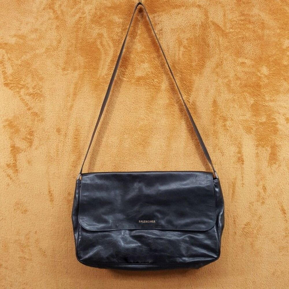 BALENCIAGA Large Black Leather Agneau Grungy Messenger Bag Crossbody $2290